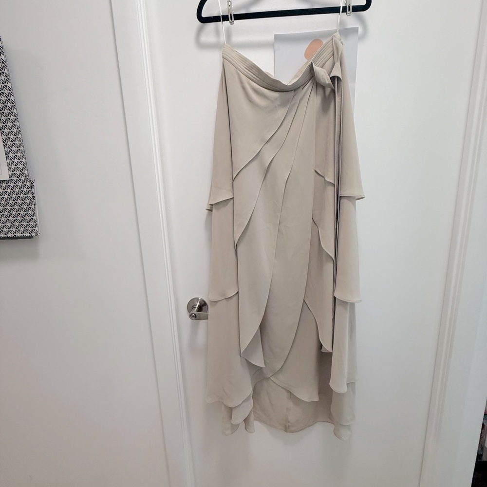 Reiss Elegant Cream Layered Ruffle Asymmetric Formal Maxi Skirt Size US 6 / M